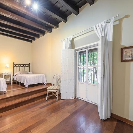 Апартаменти Aoa Plaza Santa Marta Севілья Екстер'єр фото